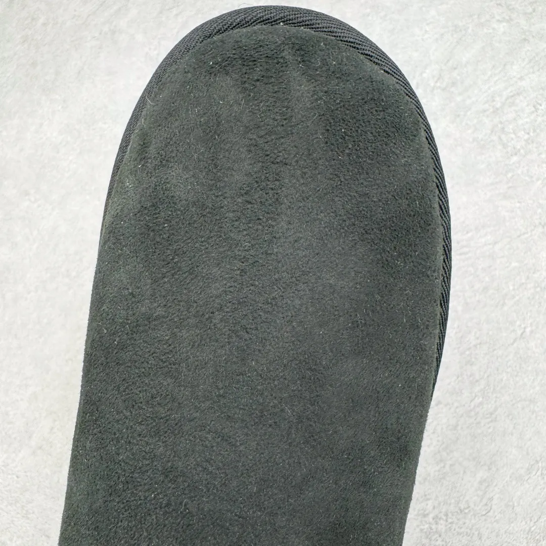 Pick up locally 💰520 UGG 5092 Classic autumn and winter sheepskin and fur integrated snow boots. All shoes are made of ZP. Longfeng A-grade Australian imported sheepskin and fur integrated brand OEM production line. Fully follow the ZP process. OEM original pattern maker. Adhering to the principle of no original shoe development and selection. Pay attention to every detail. The most authentic version on the market. TREADLITE "Light Wing" technology outsole. Light/durable/flexible/pile size: 35 36 37 38 39 40 Coding: by2936070
